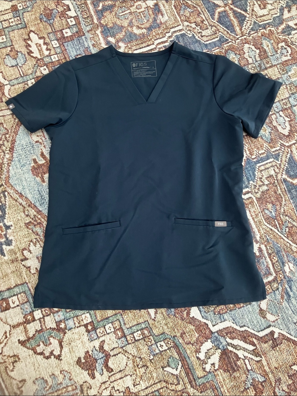 FIGS scrub top NWOT